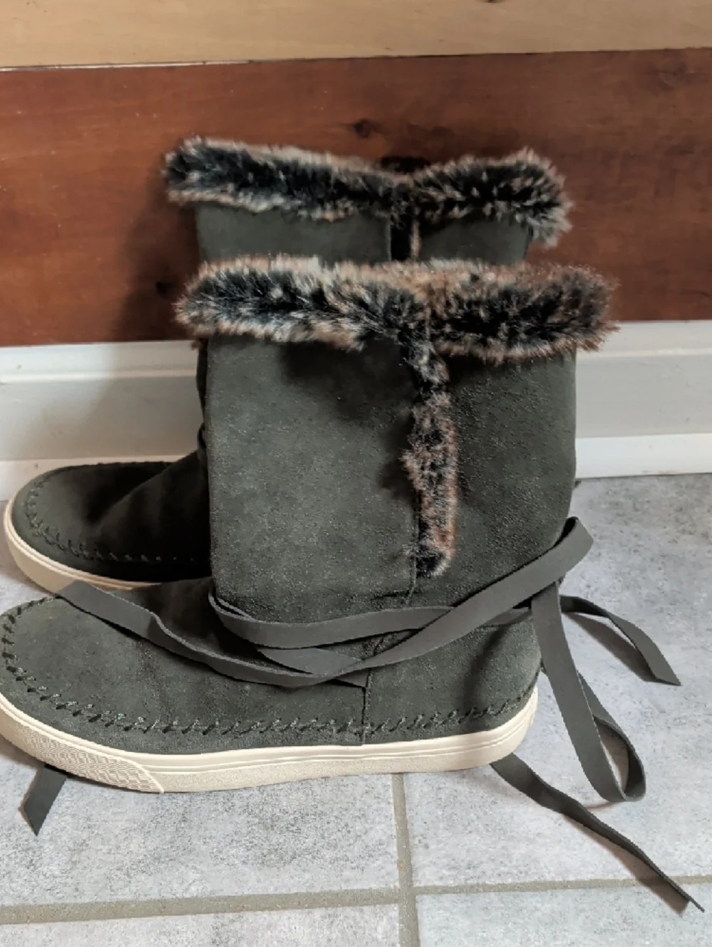 Toms Olive Suede Faux-Fur Cuffed Winter Boots